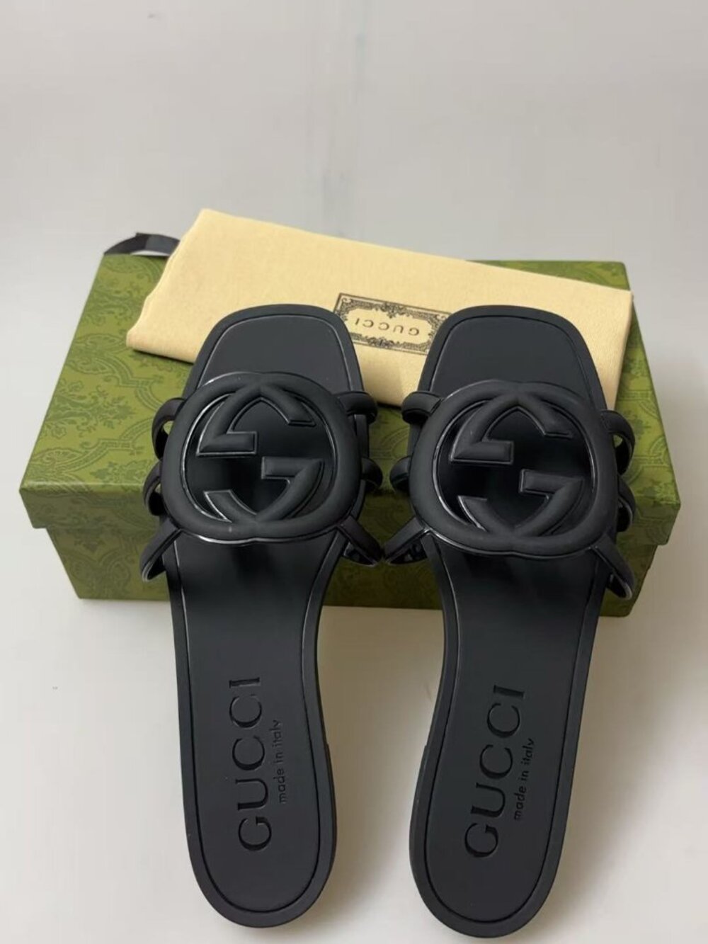 Gucci Women’s Black Marmont Rubber Slides - Size 8